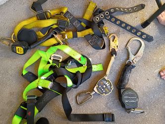 Fall protection safety 2 harnesses 3 yo yos