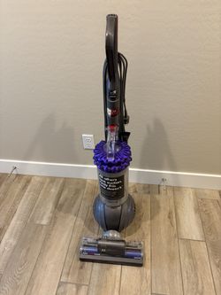 Dyson Cinetic Big Ball Vacuum works perfect