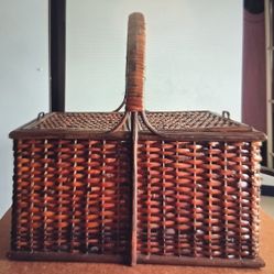 VINTAGE  Rattan Woven Large Traditional PICNIC BASKET 