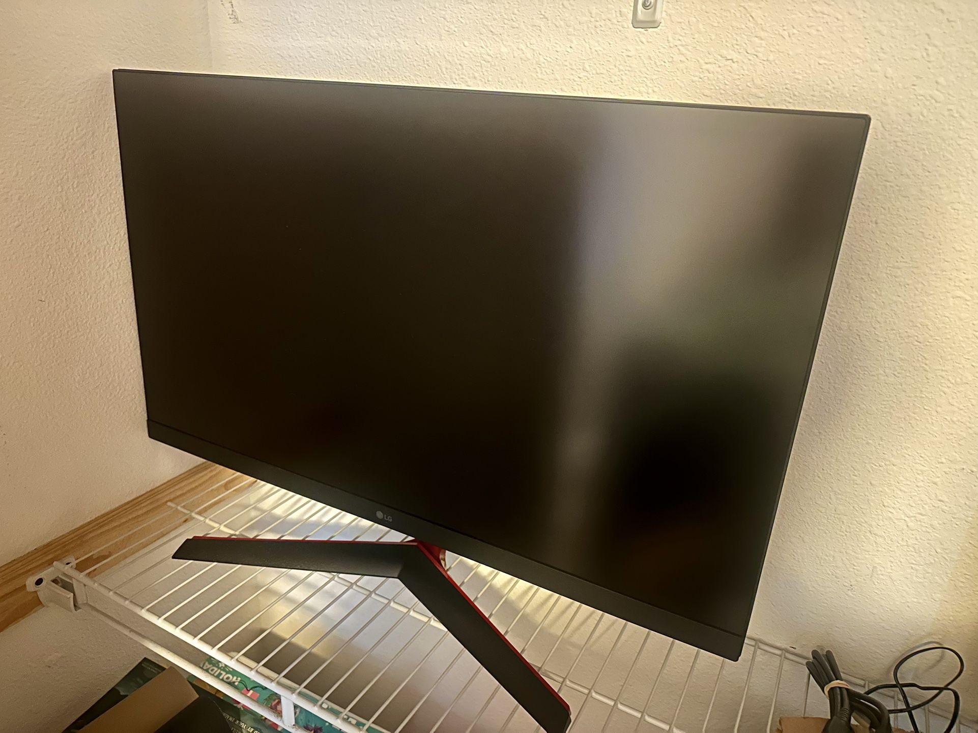 LG 32” 1440p Gaming Monitor w/ Logitech Speakers