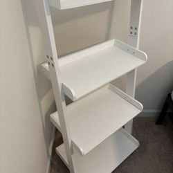 White 4-Shelves Tilted Bookshelf
