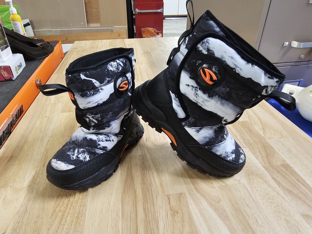 Size 1 Kids Snow Boots
