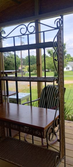 Iron N Wicker Bakers Rack