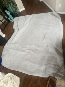 King Sized Thick Fuzzy Blanket