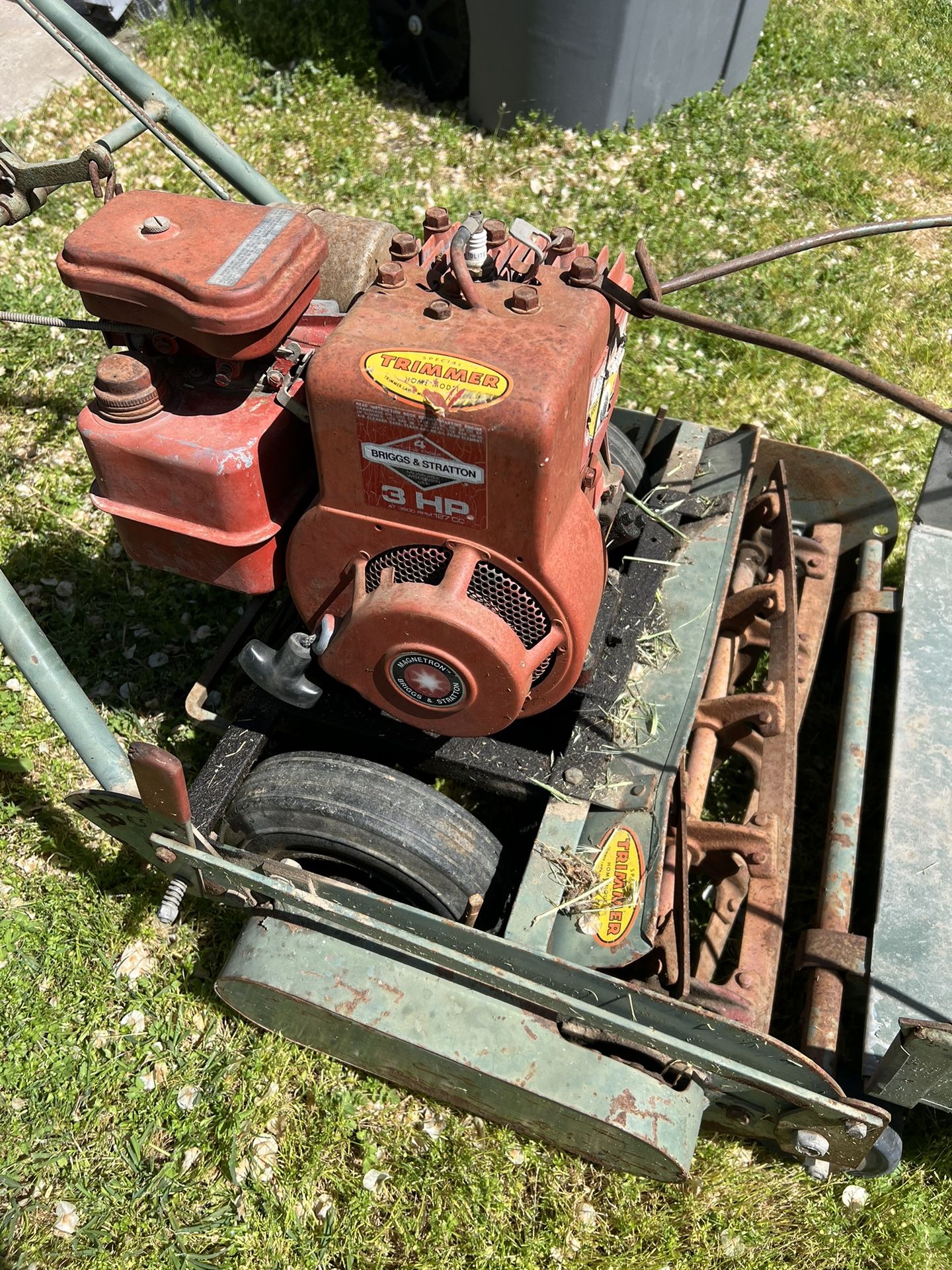 Briggs & Stratton Lawn Trimmer Mower