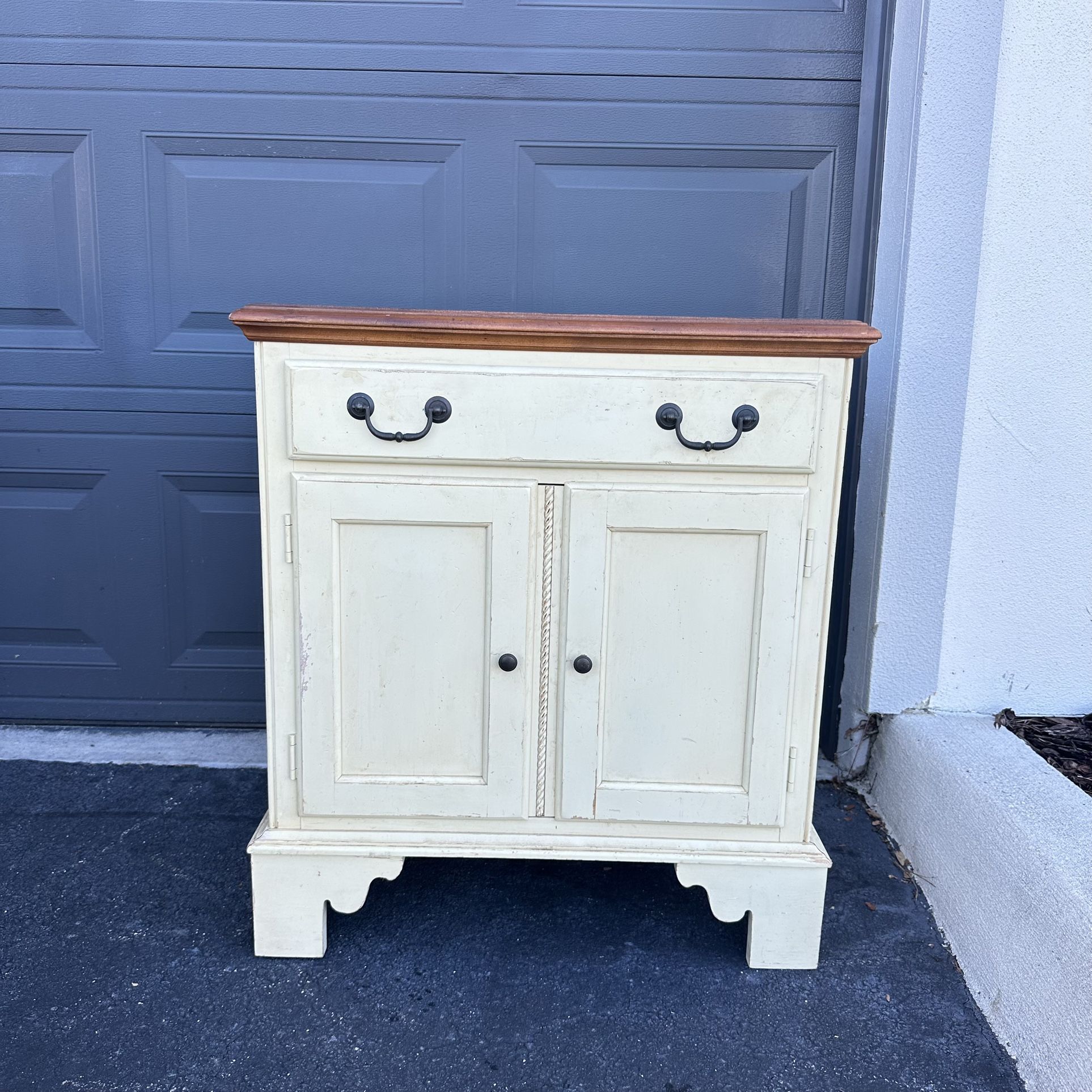 Beautiful Ethan Allen White Wooden Sideboard β Made in USA πΊπΈ