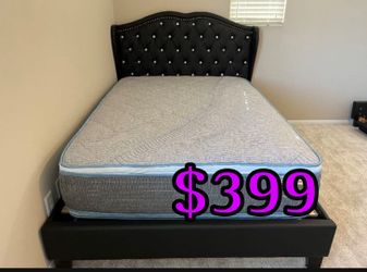 New Queen bed wth memeory foam