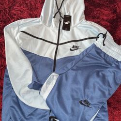 Nike Tech Sweatsuit 