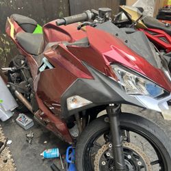 2022 Kawasaki Ninja 400