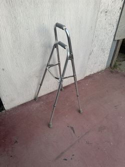  The Side Style Hemi Walker by Drive Medical is designed for individuals with the use of only one hand or arm. 