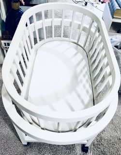 BASSINET & MATTRESS SET