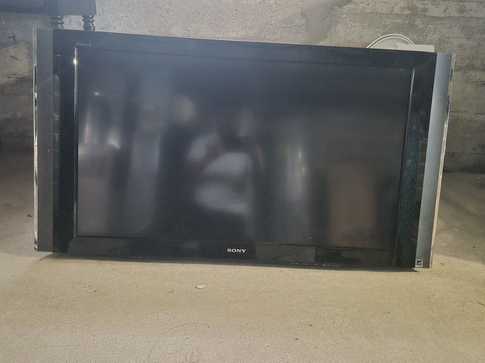 Sony Bravia 40" Inch LCD TV
