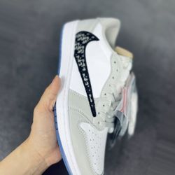 Jordan 1 Low Dior 8