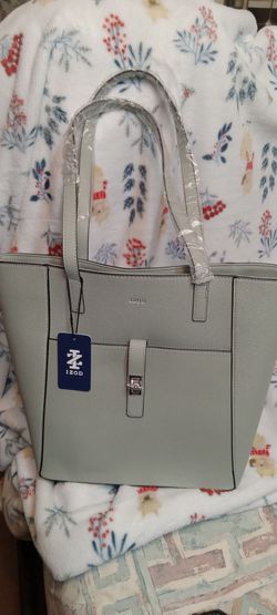 IZOD purse