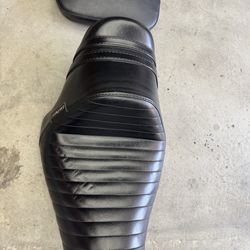 Le Pera Seat Harley XL1200N Nightster 2007–2012 Sportster + Passenger Pad