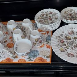 “Staffordshire Bouquet" ironstone dinner wear set