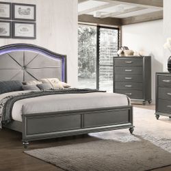 New King Bedroom Group