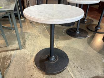 Short Round Marble Café Table – Straight Edge
