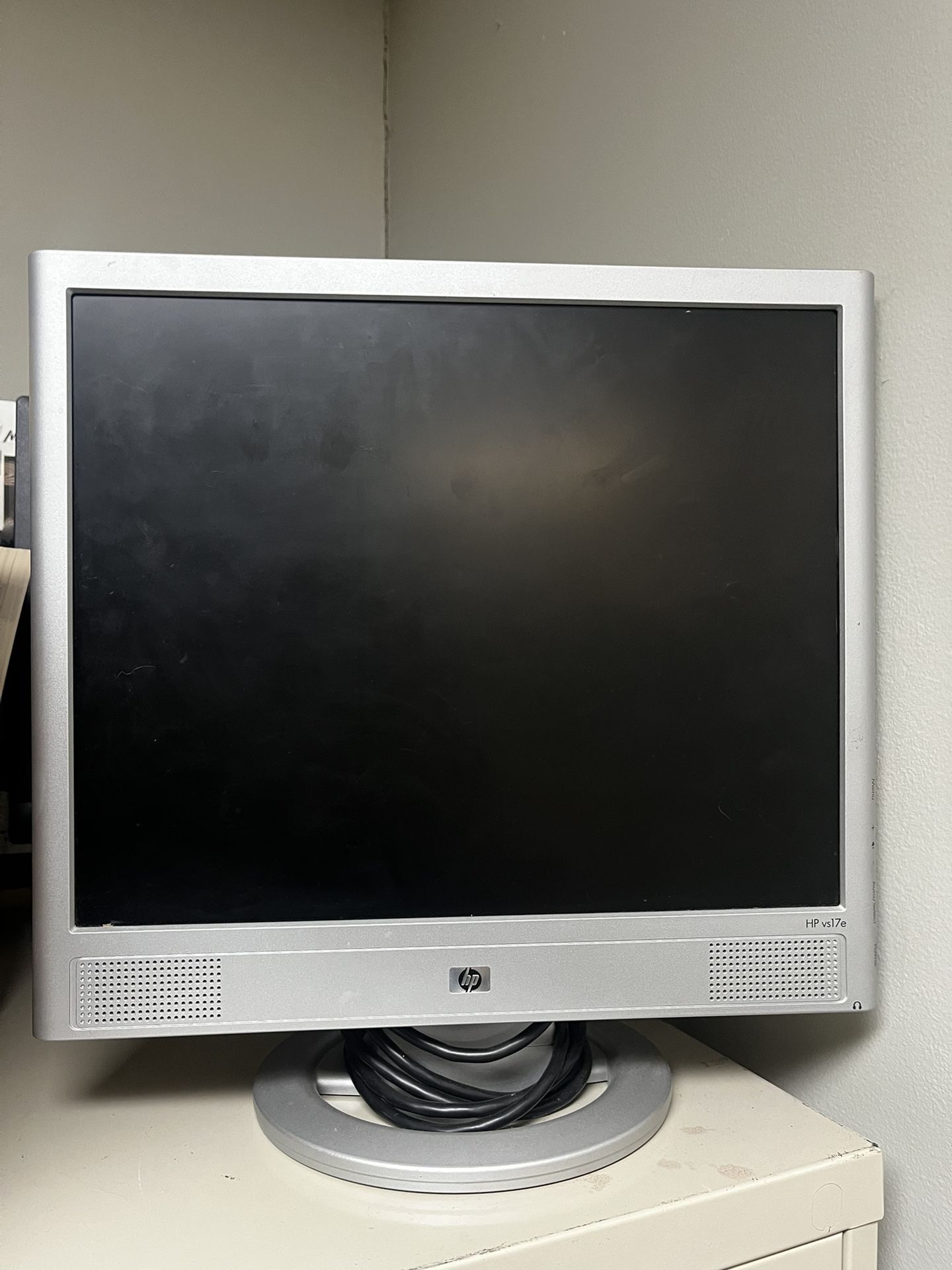 HP Vs17e monitor