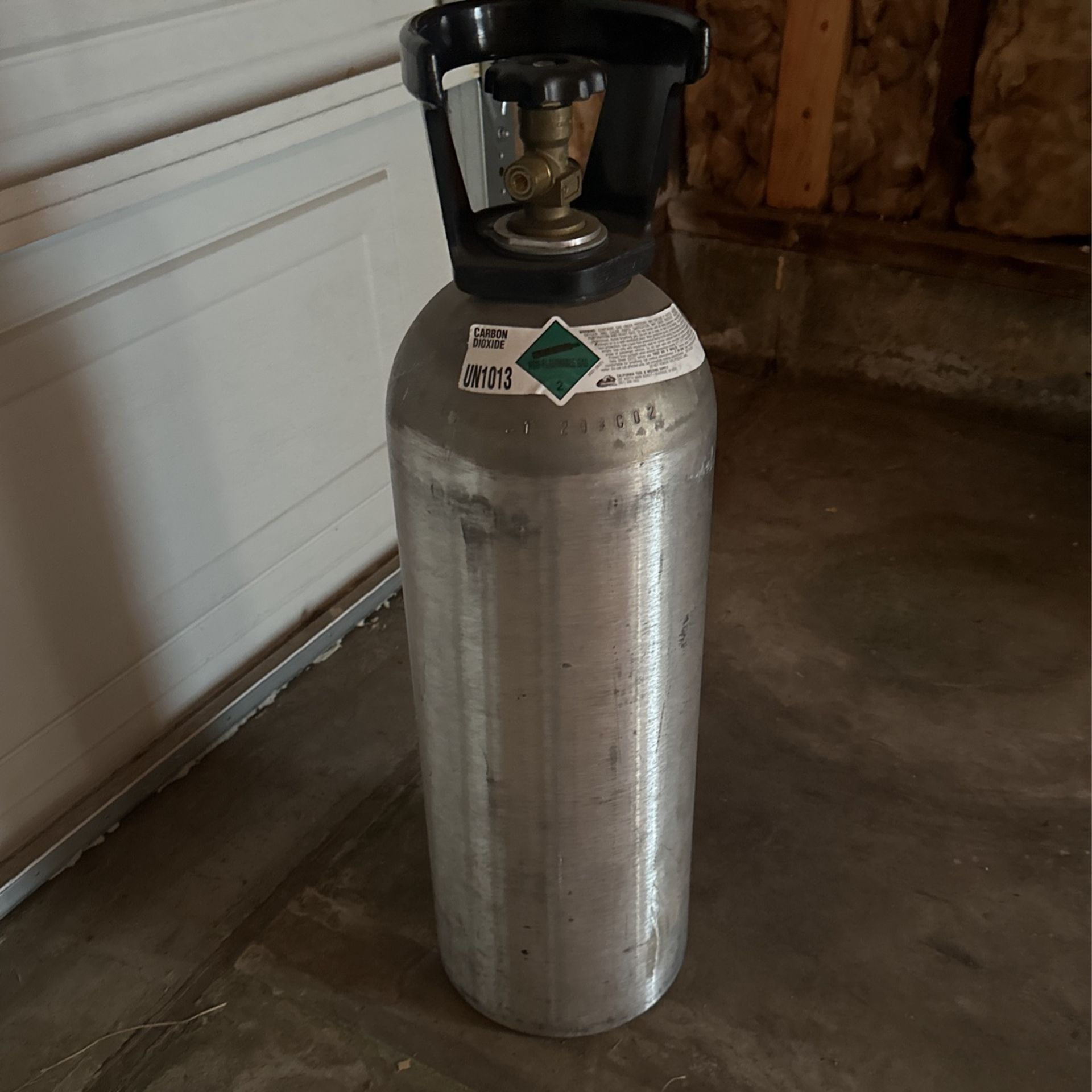 CO2 Tank
