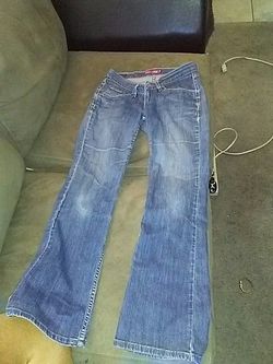 Levis Size 9 ( Curvy Cut boot) 528's