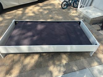 Twin frame white