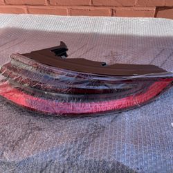 2017 -2020 PORSCHE PANAMERA TAIL LIGHT RIGHT PASSENGER OEM