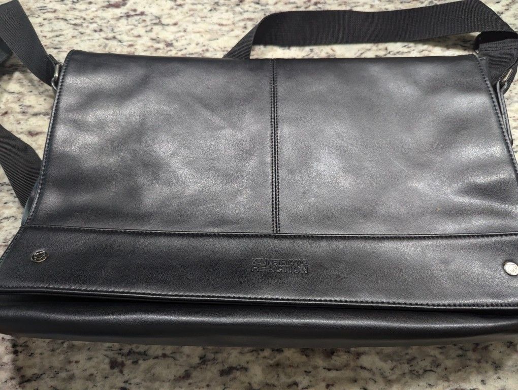 Kenneth Cole Reaction Leather Briefcase/Messenger Bag