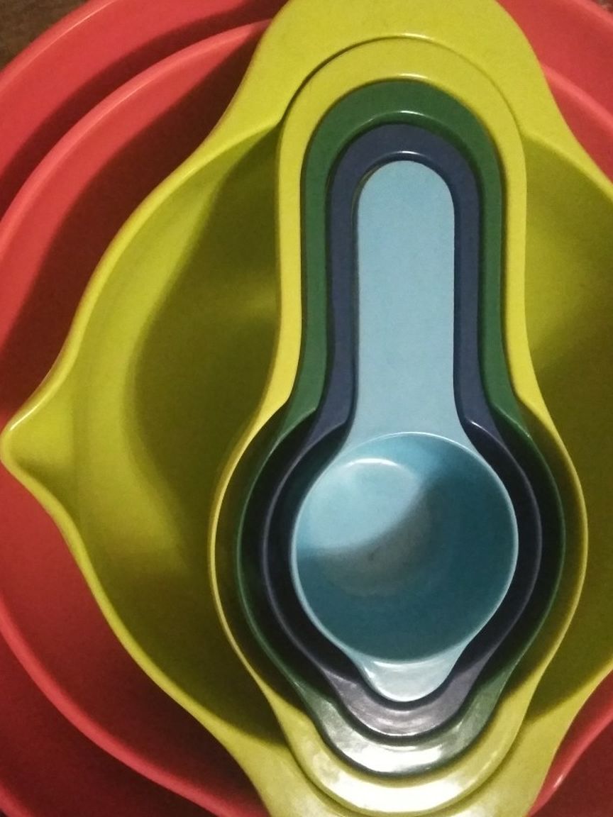 Measuring Spoons And Bowls