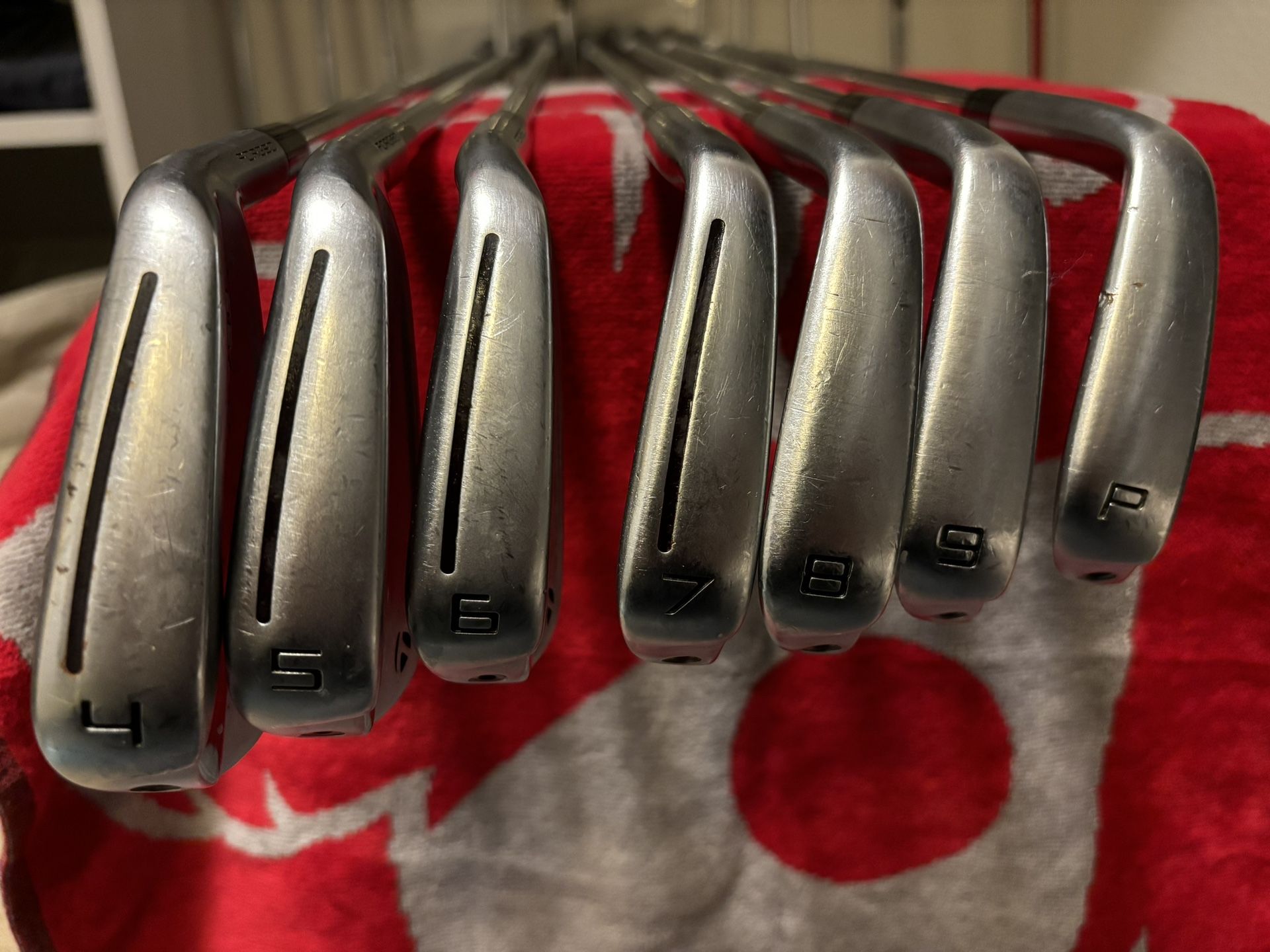 Taylormade P790 Irons 4-pw