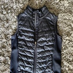 Girl columbia vest Size 8