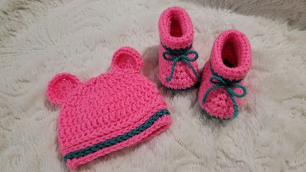 Newborn Baby Bear Beanie And Booties