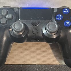 PS4 controller