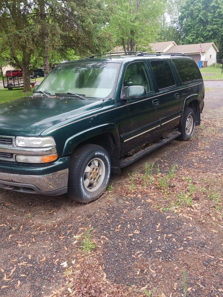 2002 Chev Suburban Lt
