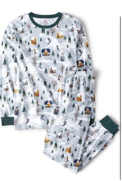 Adult Unisex Size XL Winter/Ski-Themed Holiday Pajama Set, NEW