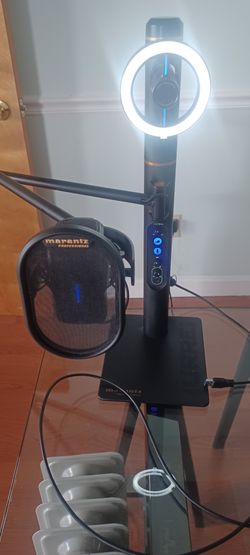 All In One Streaming Set Up With Camera Light And Microphone