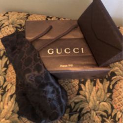 Gucci Shop Bag Leath Glass Case &dust https://offerup.com/redirect/?o=QmFnLm5ldw==