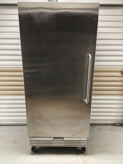 Frigidaire Commercial upright Freezer