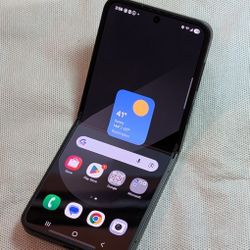 LIKE NEW Samsung Galaxy Z FLIP6 FLIP 6 UNLOCKED 512GB Cell Phone  - QUEENS PICK UP -