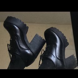 YesStyle black lace up boots
