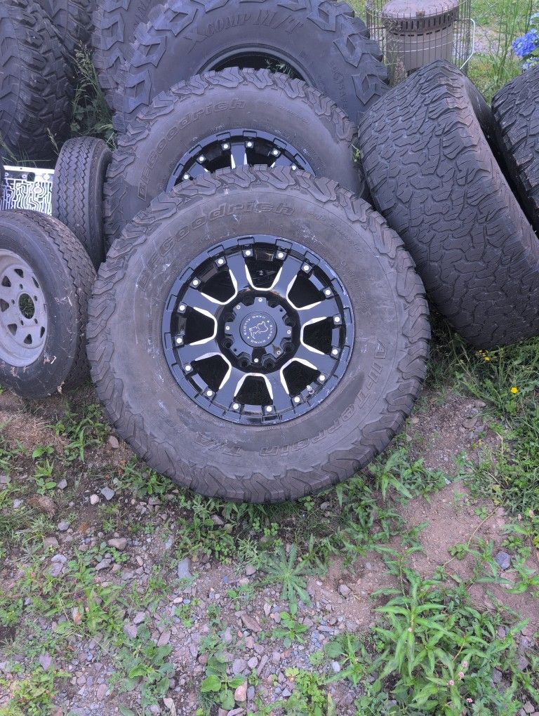 Super Duty 8x170 Black Rhino Wheels