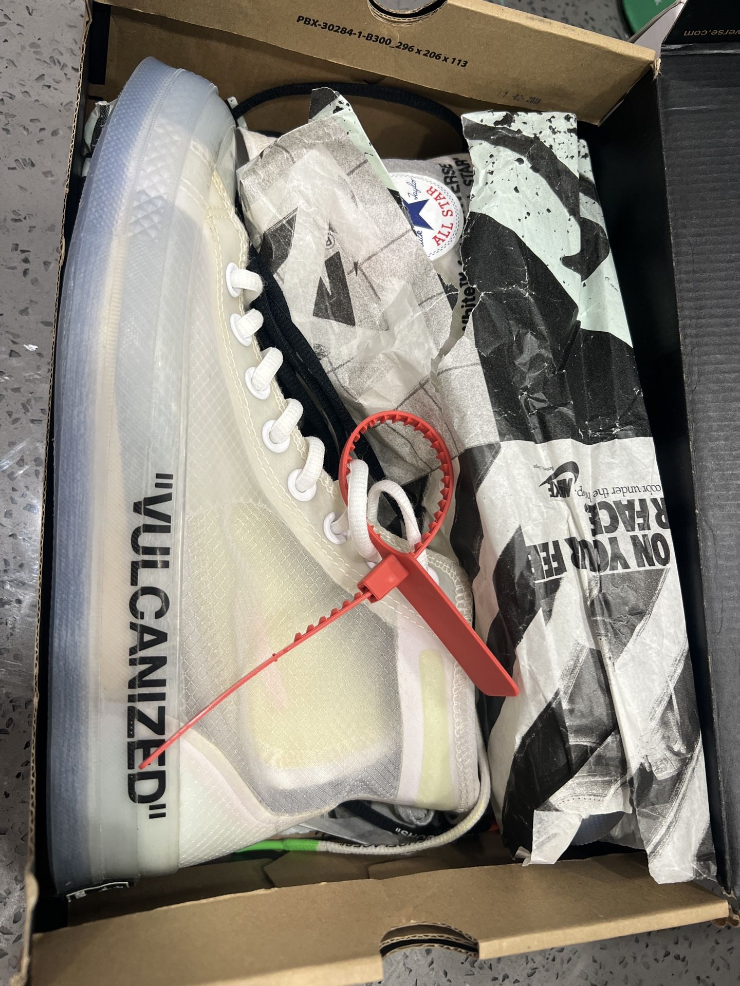 Off White Converse Size 8 Vulcanized 