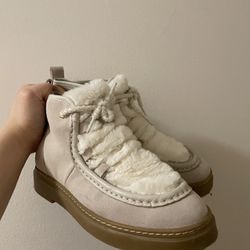 W7 Size Boots