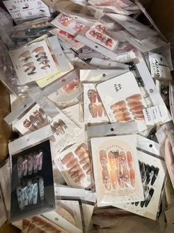 $1 wholesale Press on nails xs/s/m/l (thousands available)