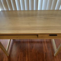 Wooden Desk – Simple, Functional & Stylish
