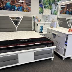 White/ Gray 5pc Bedroom Set W/ Built-in3D LED Lights ( Furniture Assembly) W/ FREE MATTRESS!