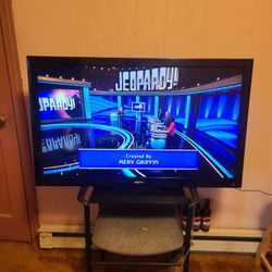 Sanyo 42" Tv  "NOT A SMART TV"  No Remote  Can be used for gaming 