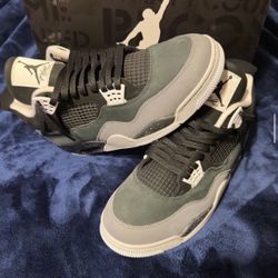 Jordan 4 “FEAR” Size 13