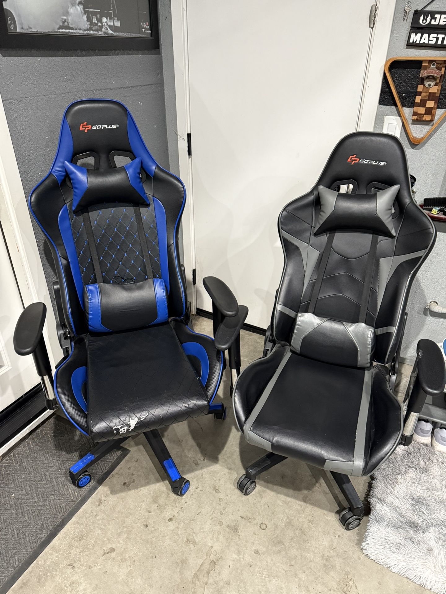 Gamer chairs (2)FREE