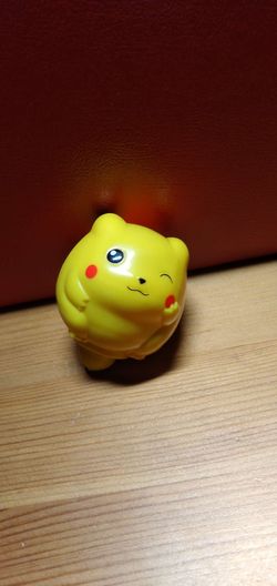 Pikachu Pokemon Battle Tops Spinner Plastic Toy Figure Kellogg's Promo Item